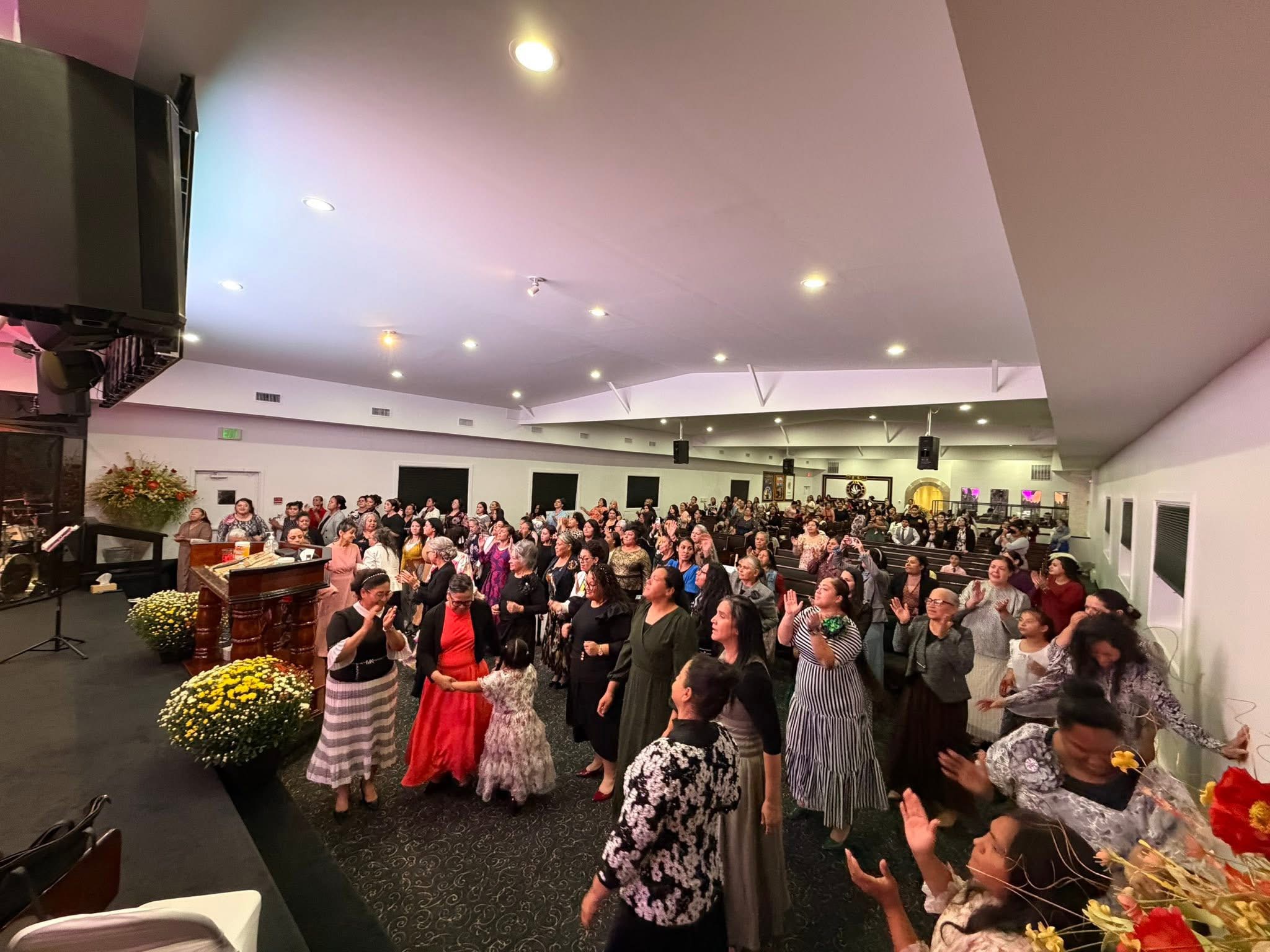 Pan De Vida worship service